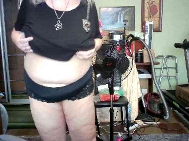 LOLA88888 webcam