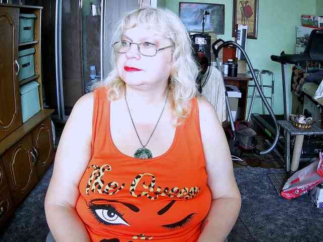 LOLA88888 webcam
