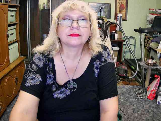 LOLA88888 webcam