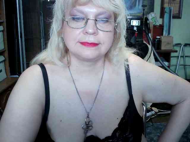 LOLA88888 webcam