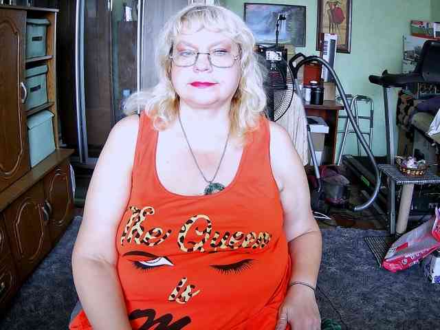 LOLA88888 webcam