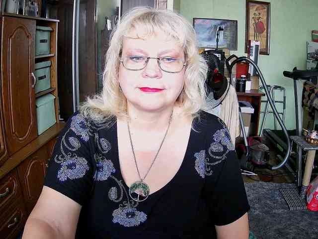 LOLA88888 webcam