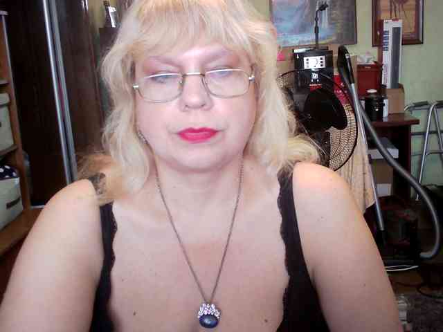 LOLA88888 webcam
