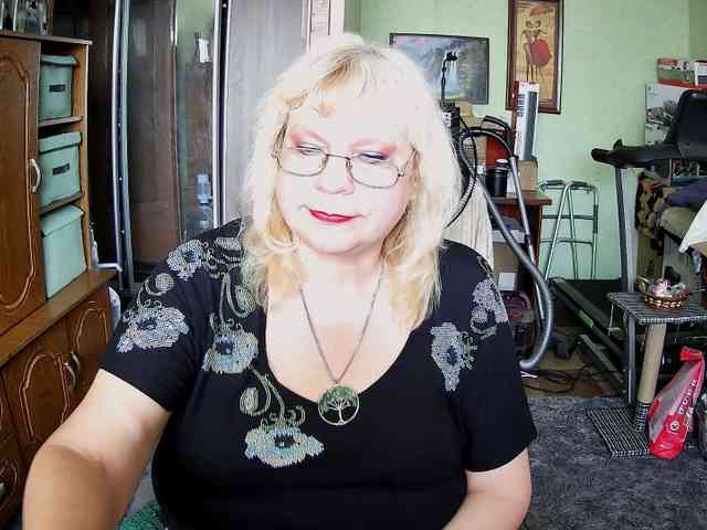 LOLA88888 webcam