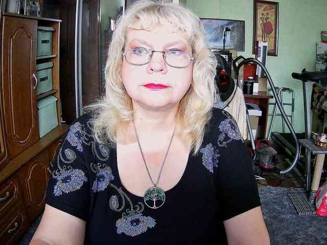 LOLA88888 webcam