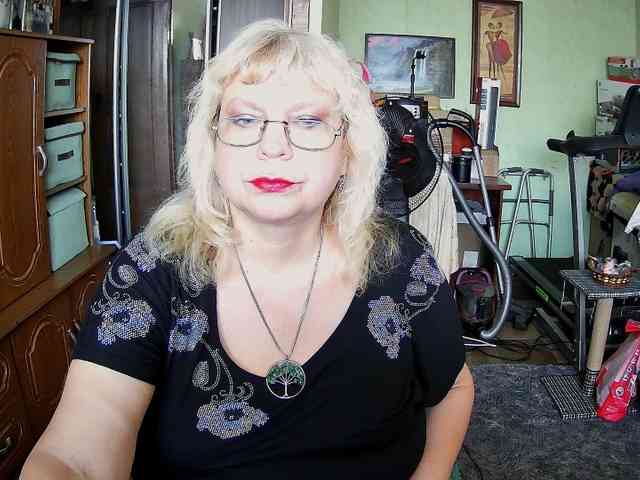 LOLA88888 webcam