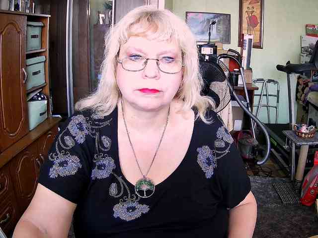 LOLA88888 webcam