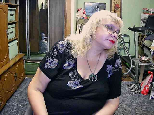 LOLA88888 webcam