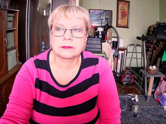 LOLA88888 webcam
