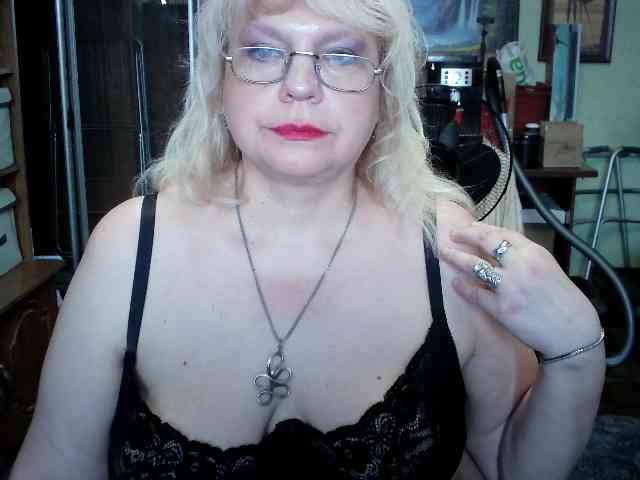 LOLA88888 webcam