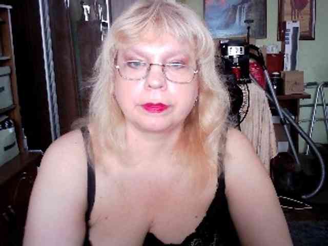 LOLA88888 webcam