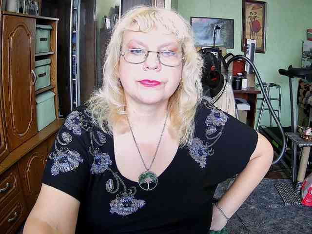 LOLA88888 webcam