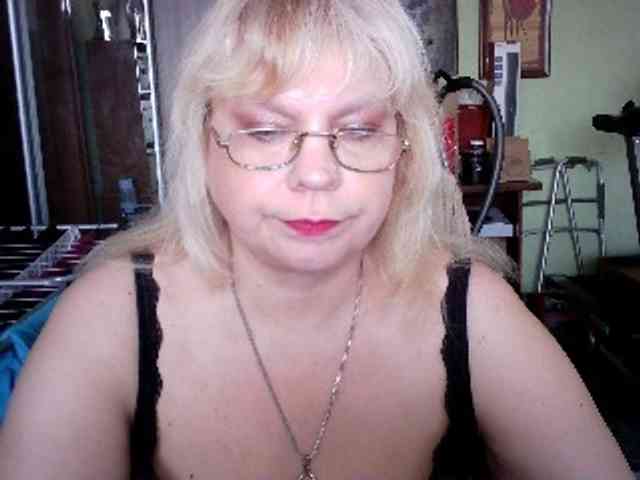 LOLA88888 webcam