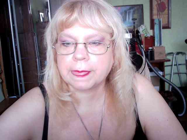 LOLA88888 webcam
