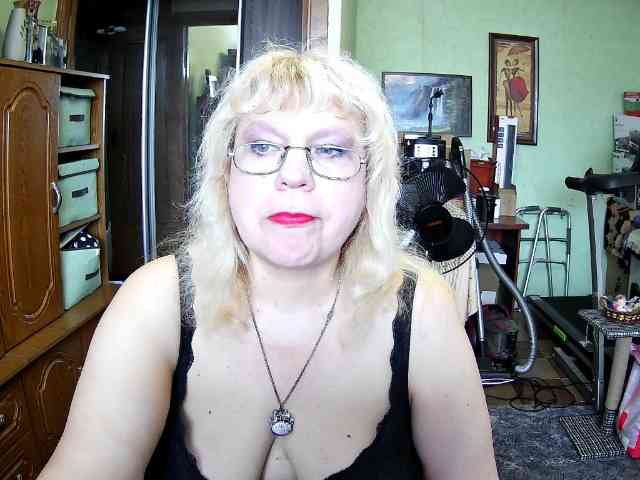 LOLA88888 webcam