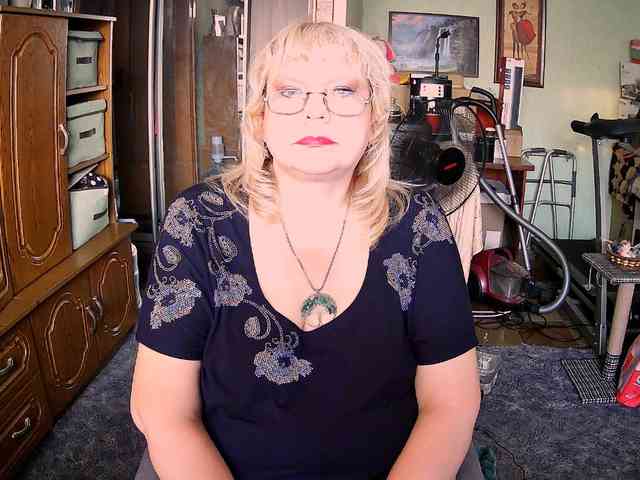 LOLA88888 webcam