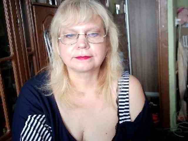 LOLA88888 webcam