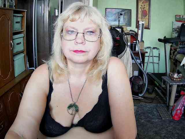 LOLA88888 webcam