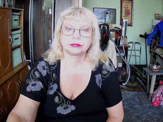 LOLA88888 webcam