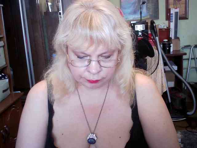 LOLA88888 webcam