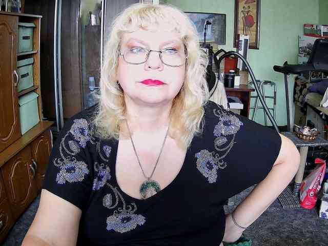 LOLA88888 webcam