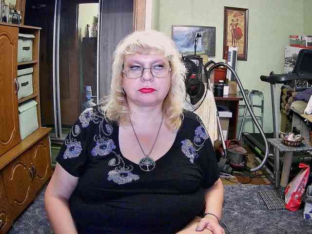 LOLA88888 webcam