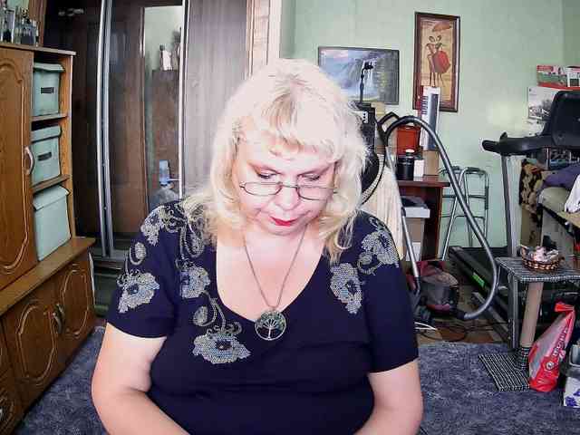 LOLA88888 webcam