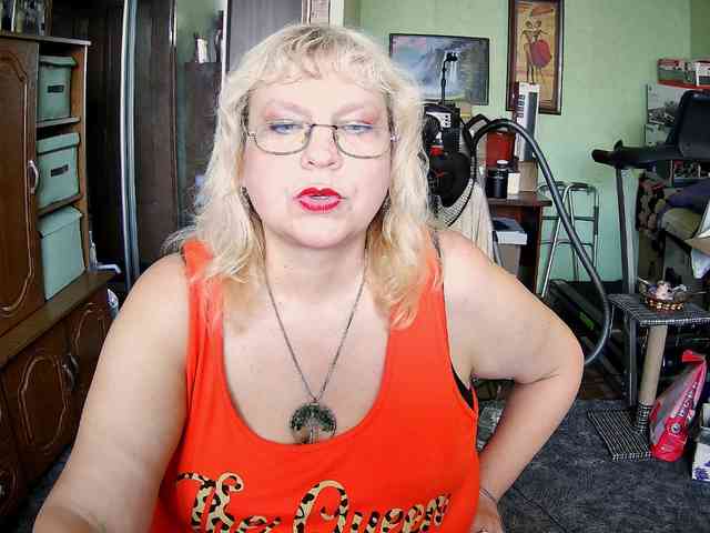 LOLA88888 webcam