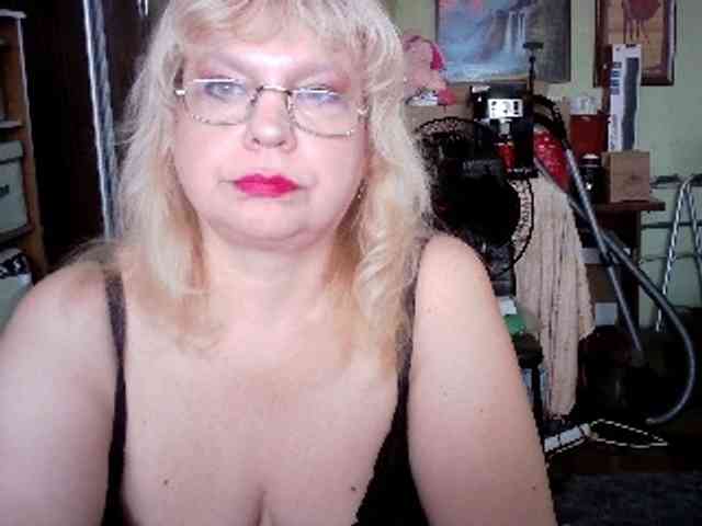 LOLA88888 webcam