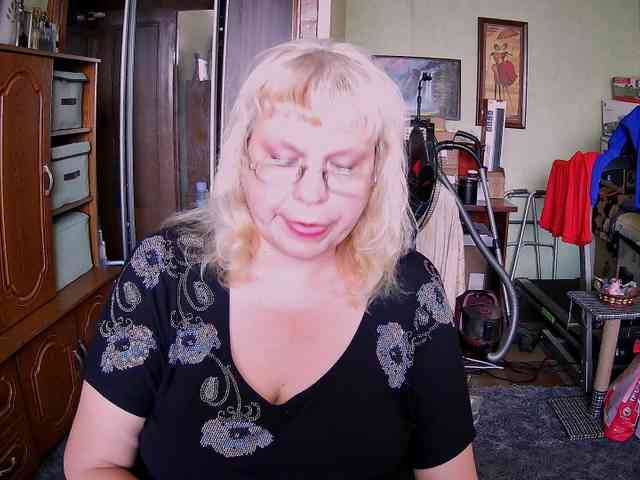 LOLA88888 webcam