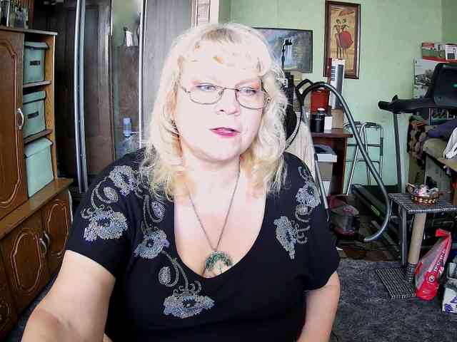 LOLA88888 webcam