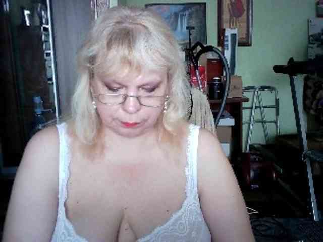 LOLA88888 webcam