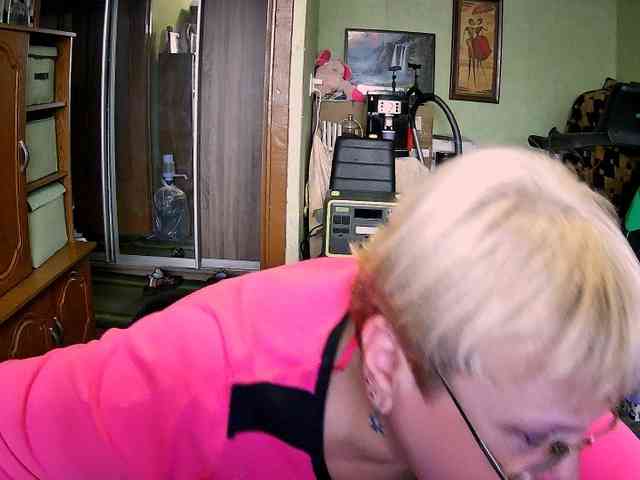 LOLA88888 webcam