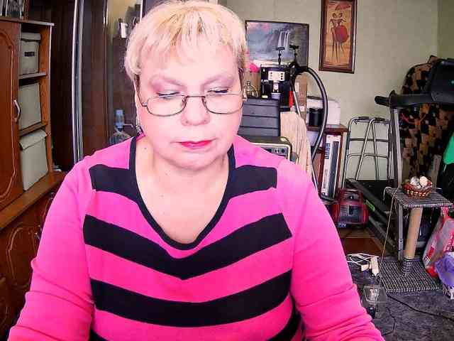 LOLA88888 webcam