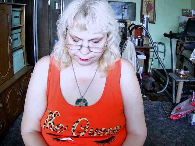 LOLA88888 webcam