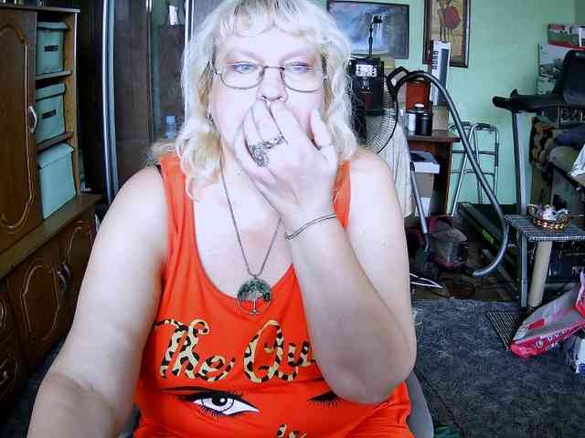 LOLA88888 webcam
