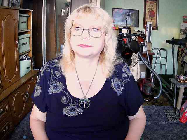 LOLA88888 webcam