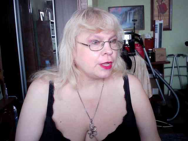 LOLA88888 webcam