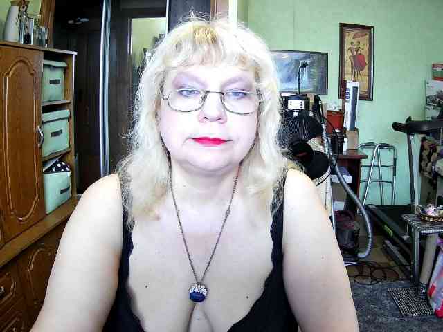 LOLA88888 webcam