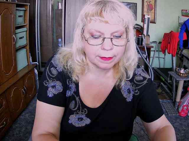 LOLA88888 webcam