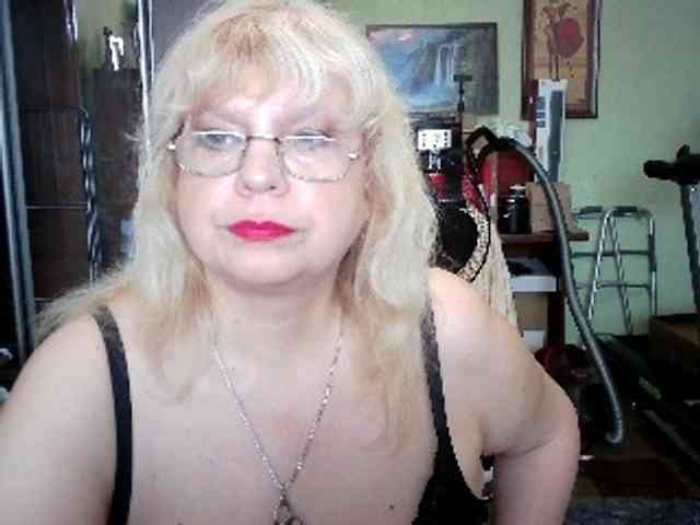 LOLA88888 webcam