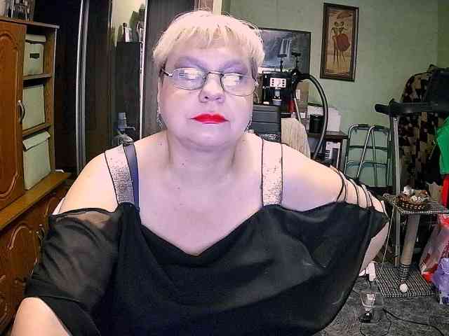 LOLA88888 webcam