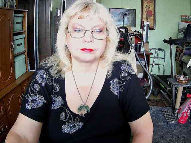 LOLA88888 webcam
