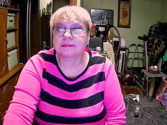 LOLA88888 webcam