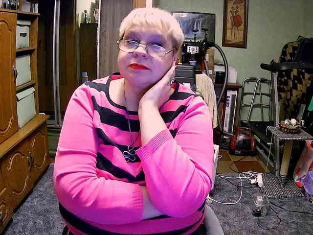 LOLA88888 webcam