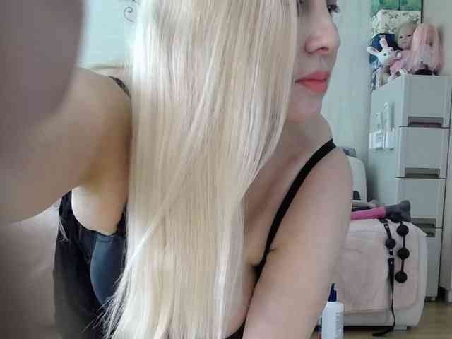 Kamila5555555 webcam