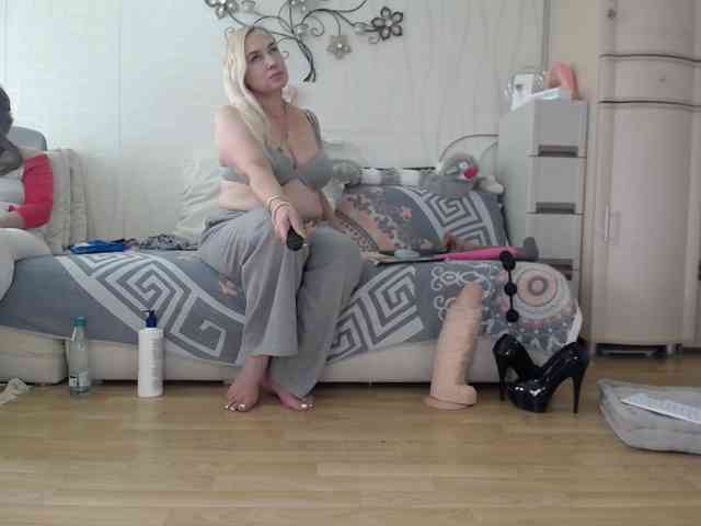 Kamila5555555 webcam