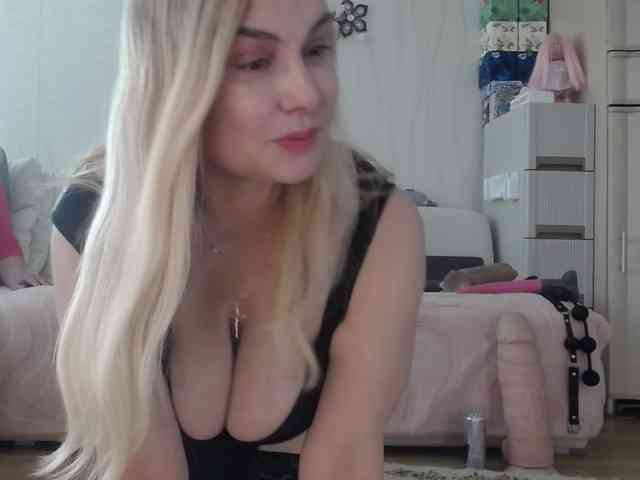 Kamila5555555 webcam