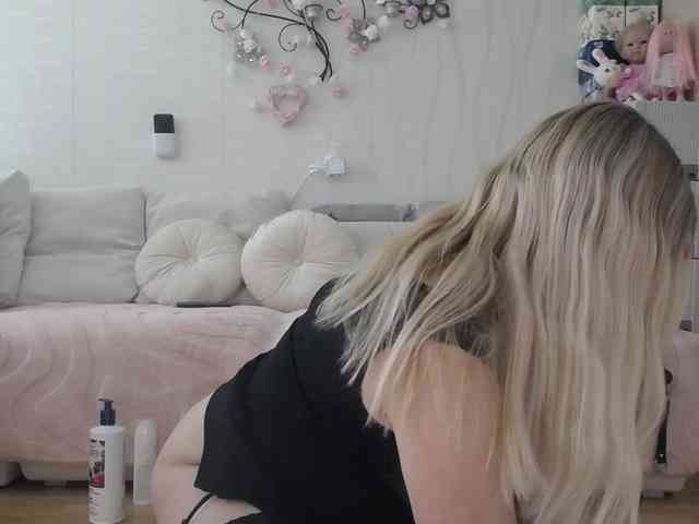 Kamila5555555 webcam