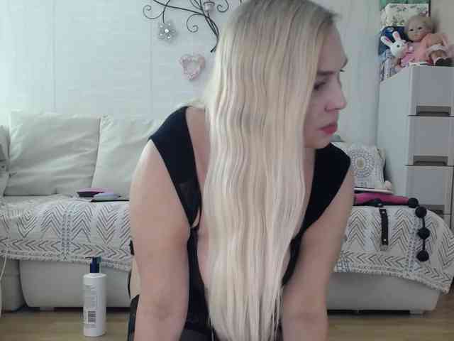 Kamila5555555 webcam